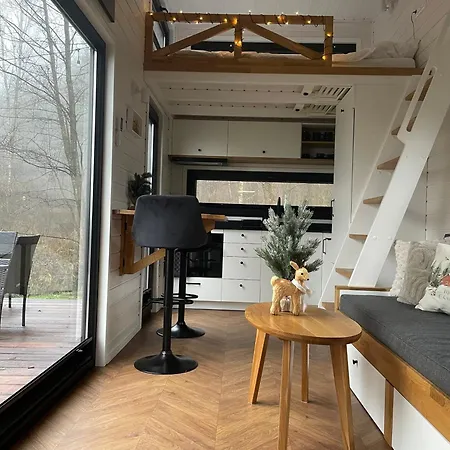 Tiny Silent House River بيت للعطل