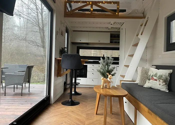 Tiny Silent House River بيت للعطل