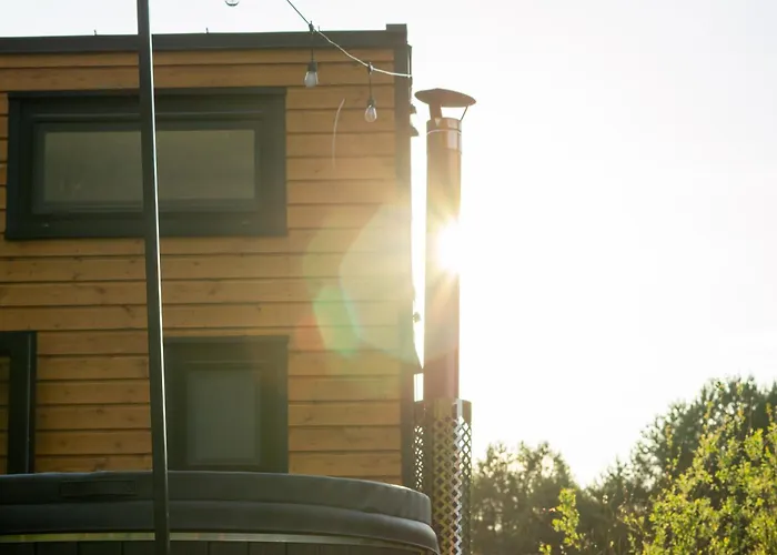 Tiny Silent House River زبليفو