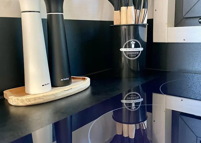 Tiny Silent House River *