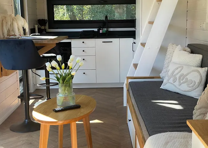 Tiny Silent House River بيت للعطل زبليفو